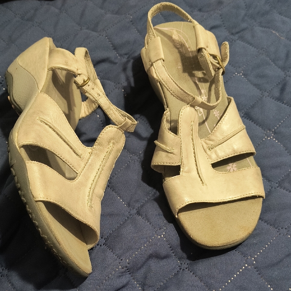 Merrell Women's Antique Silver Sandals